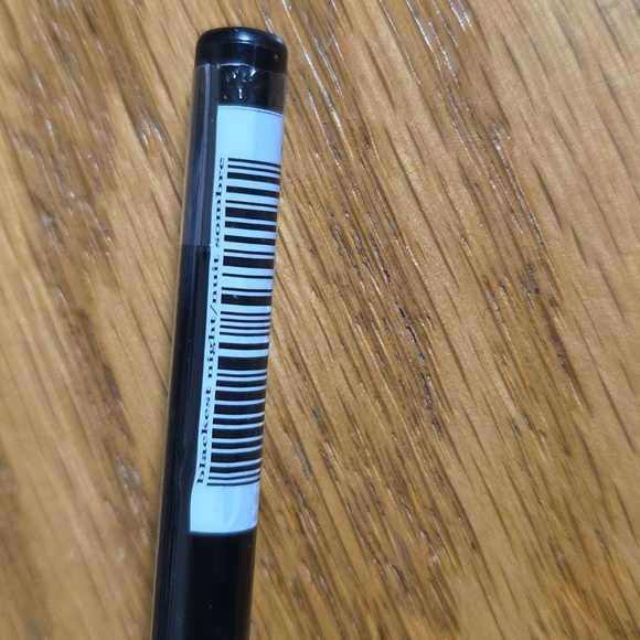 AVON Eye Makeup Remover + Waterproof Eyeliner - Picture 5 of 7